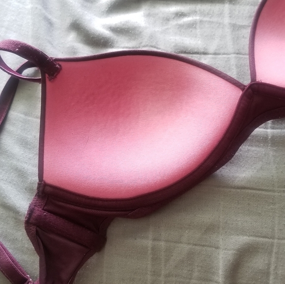 burgundy wireless VS pink bra - Picture 5 of 6